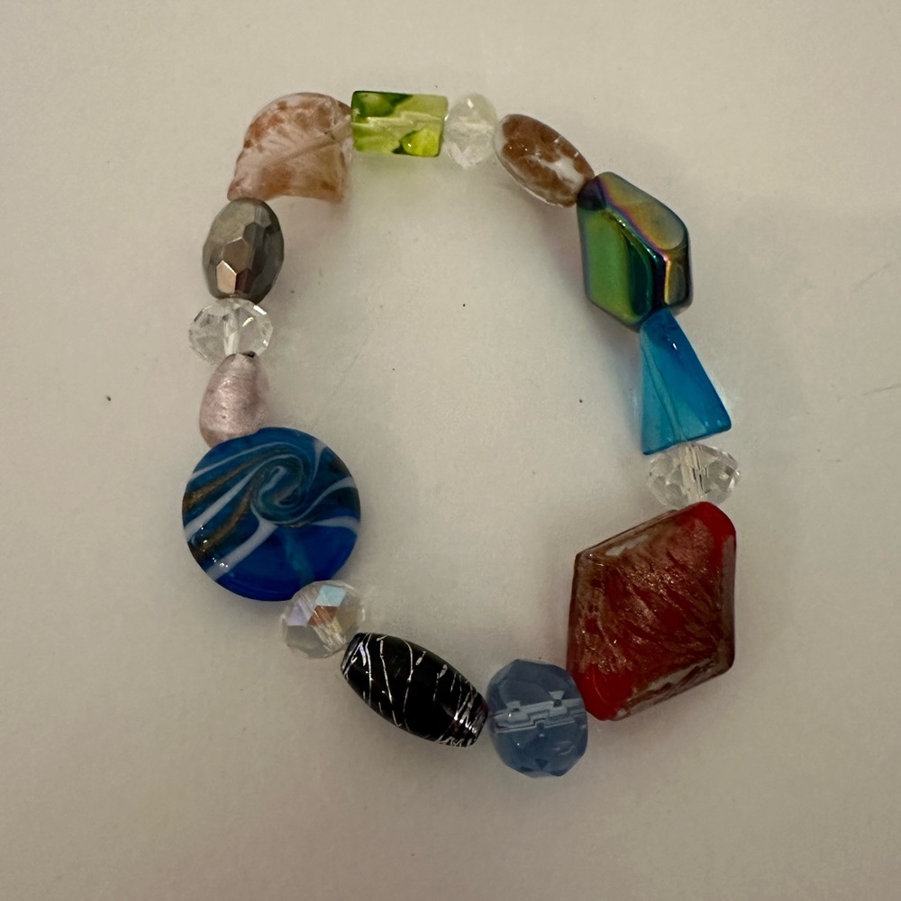 Costume jewelry beaded bracelet